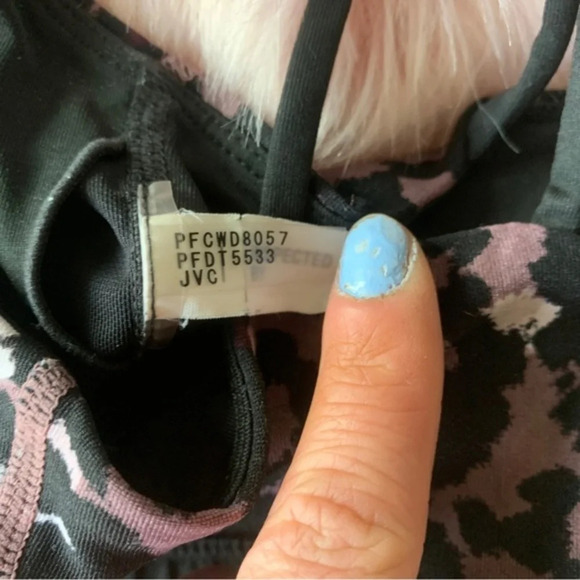 Calvin Klein sports bra - Picture 4 of 11